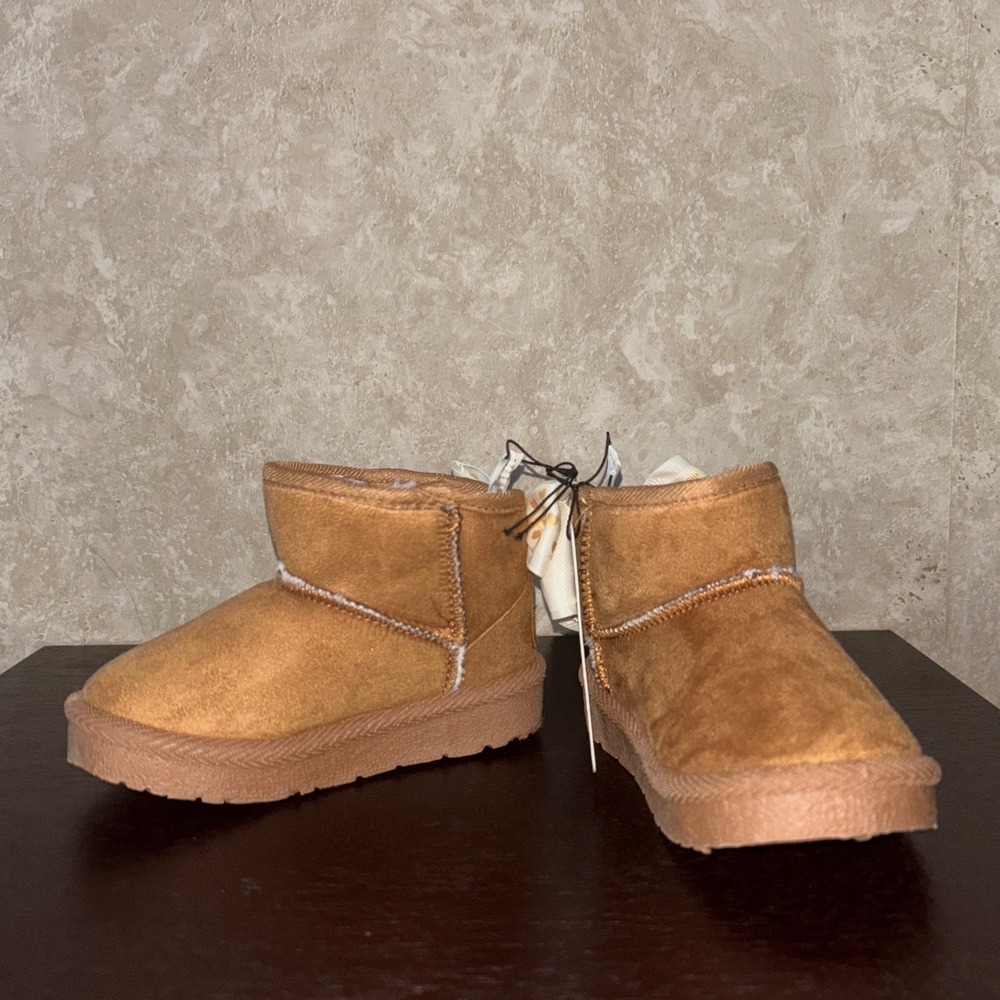 BEBE Tan Suede‎ Boots Winter Warm Lined Ankle Boots Size Toddler 6 NWT